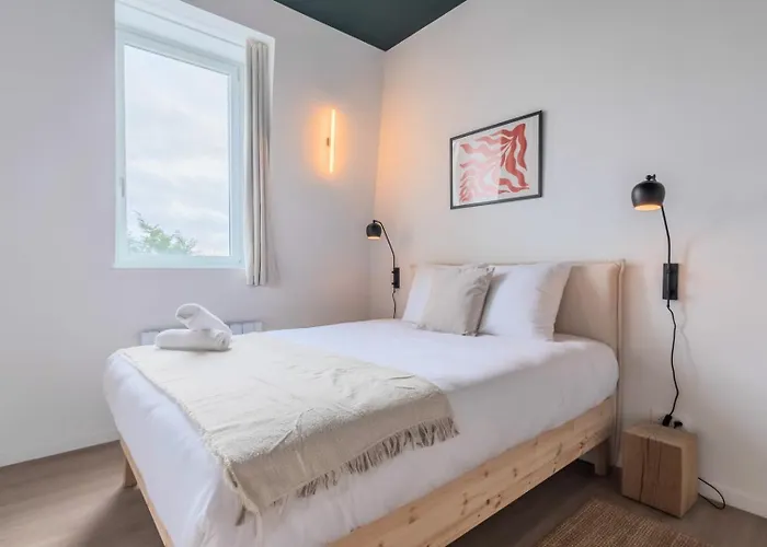 équipé Avec Parking Gratuit *