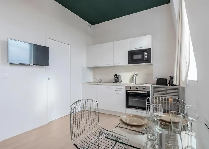 équipé Avec Parking Gratuit